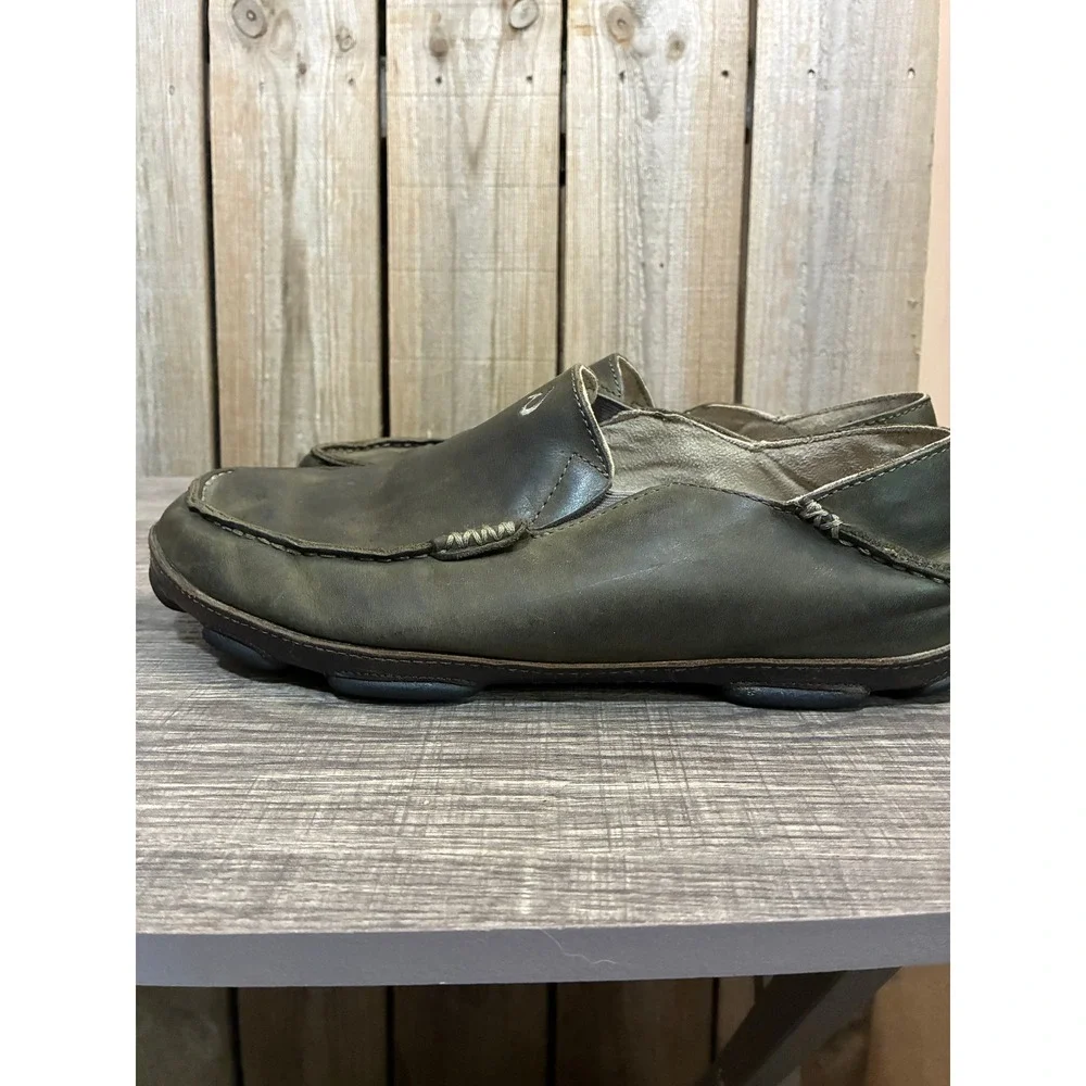 OluKai Moloa Mens Dark Olive Green Leather Slip On Loafers Shoes 10128-7A7C 11.5